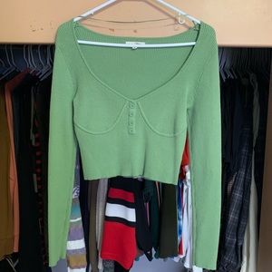 green long sleeve crop top